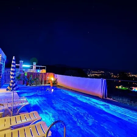 Villa Deniz Manzarali Tas Uyku 2 *